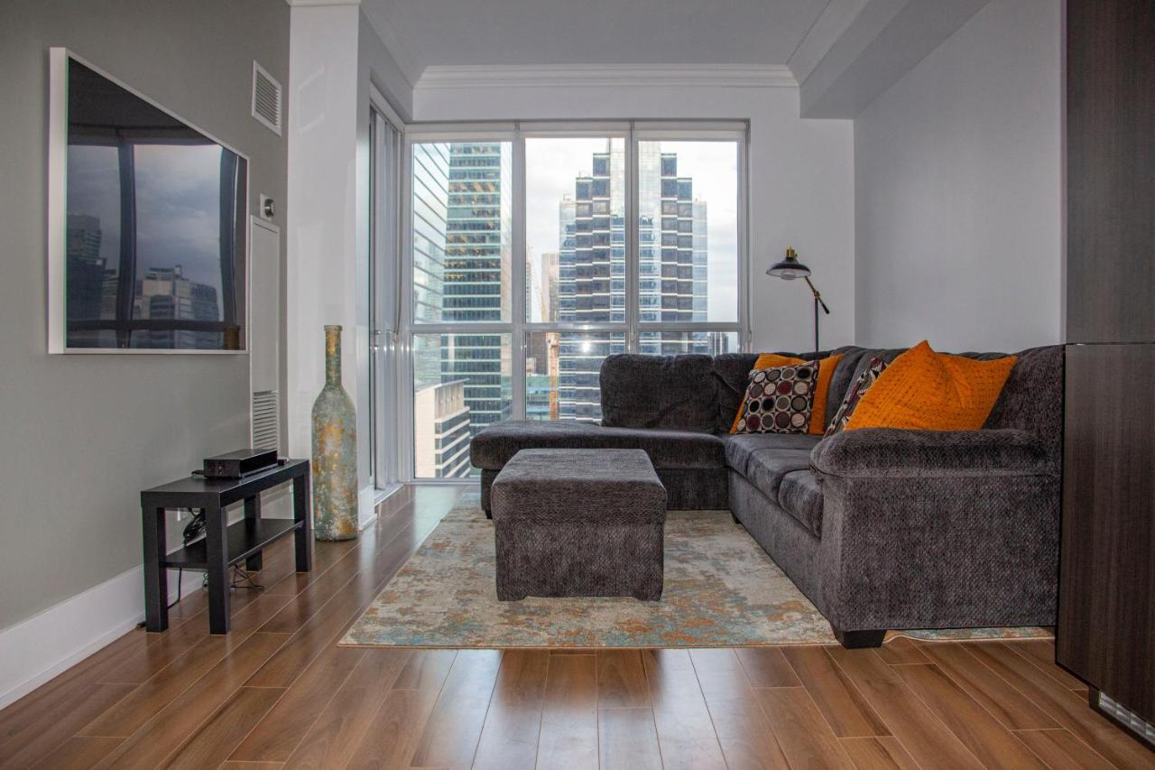 Downtown High-Rise Condo- Cn Tower View トロント エクステリア 写真